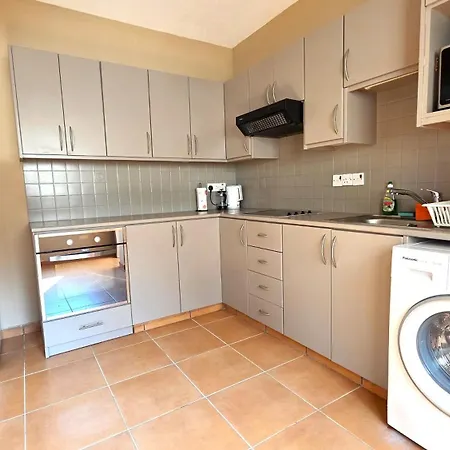 Charming 2br Classic Flat With Fast Wi-fi