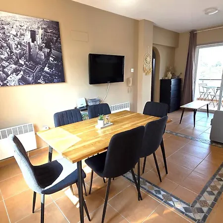 Charming 2br Classic Flat With Fast Wi-fi * 拉纳卡