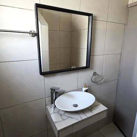 Charming 2br Classic Flat With Fast Wi-fi *