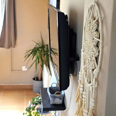 Charming 2br Classic Flat With Fast Wi-fi דירה