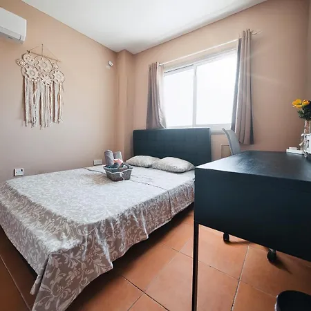 2br Beachside Escape, Short 7-min Walk To Shore Apartment Larnaca