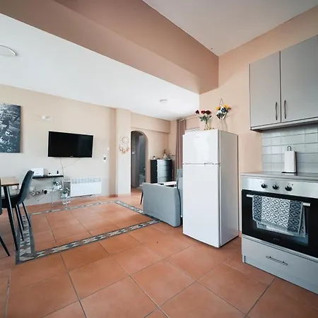 2br Beachside Escape, Short 7-min Walk To Shore