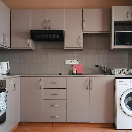 2br Beachside Escape, Short 7-min Walk To Shore Apartment *