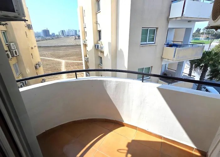 Charming 2br Classic Flat With Fast Wi-fi ラルナカ