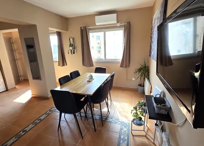 Charming 2br Classic Flat With Fast Wi-fi アパート